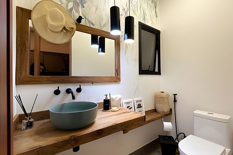 Casa com 4 suítes piscina e cinema em Juquehy