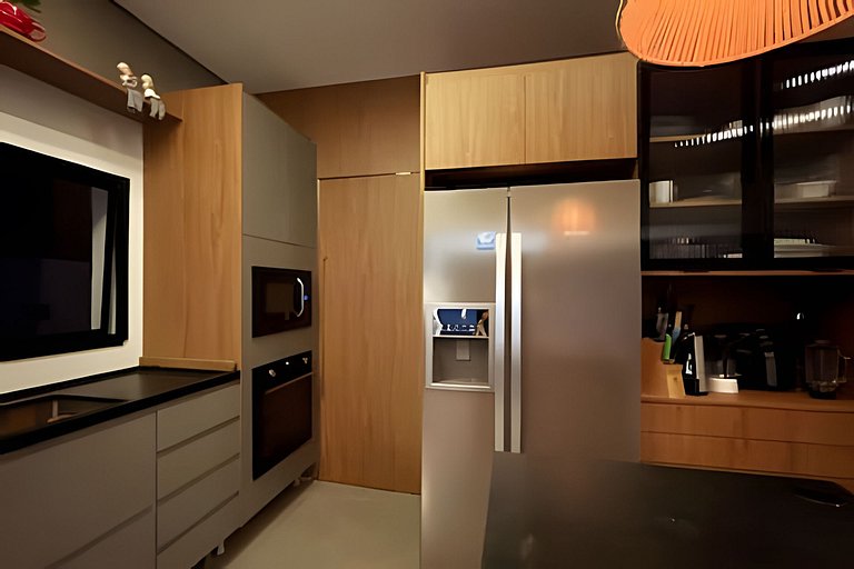 Casa com 4 suítes piscina e cinema em Juquehy