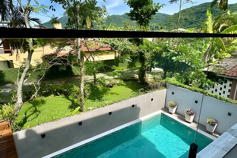Casa com 4 suítes piscina e cinema em Juquehy