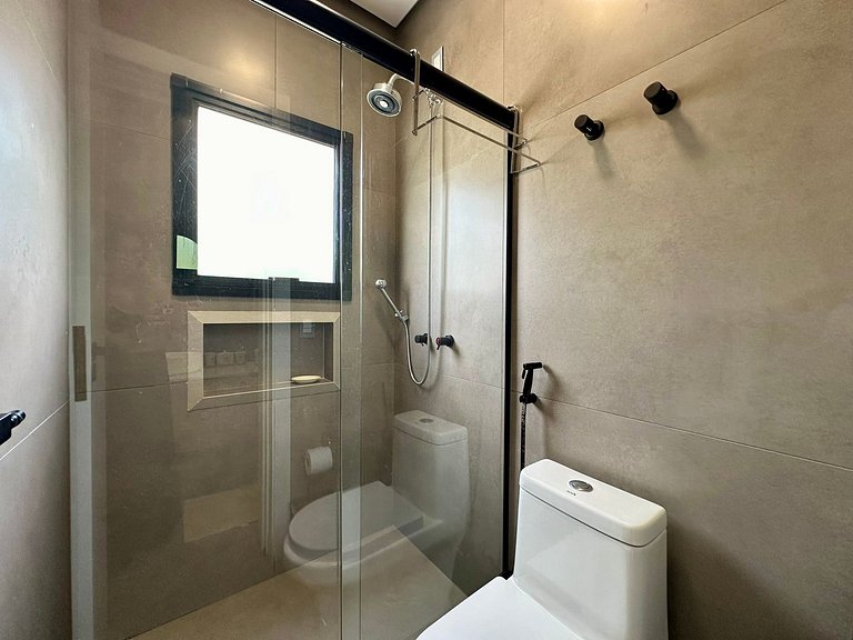 Casa com 4 suítes piscina e cinema em Juquehy