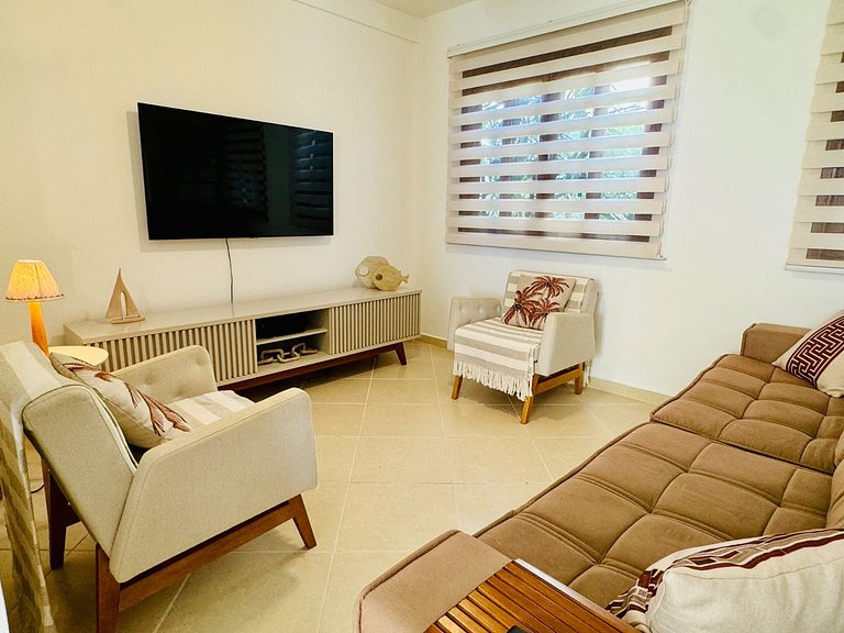 House with swimming pool, 300 m from the sea!