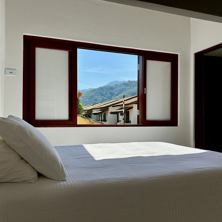 House with swimming pool, 300 m from the sea!