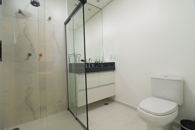 Casa con piscina cubierta y climatizada - 400m del mar.