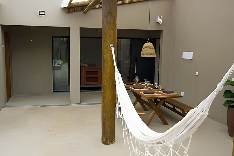 Casa com piscina privativa, 4 minutos da praia