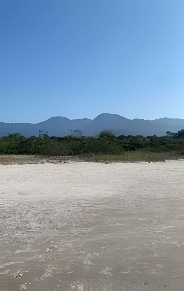Casa com piscina privativa, 4 minutos da praia