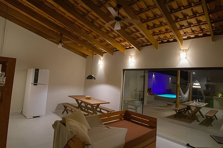 Casa com piscina, 4 minutos do mar