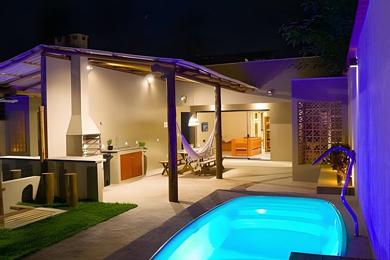 Casa com piscina, 4 minutos do mar