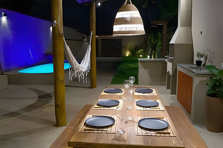 Casa com piscina, 4 minutos do mar