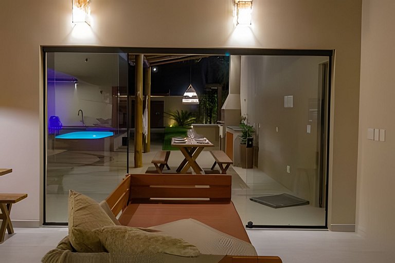 Casa com piscina, 4 minutos do mar