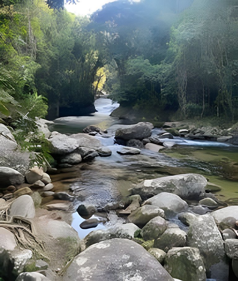 Casa com piscina, 4 minutos do mar