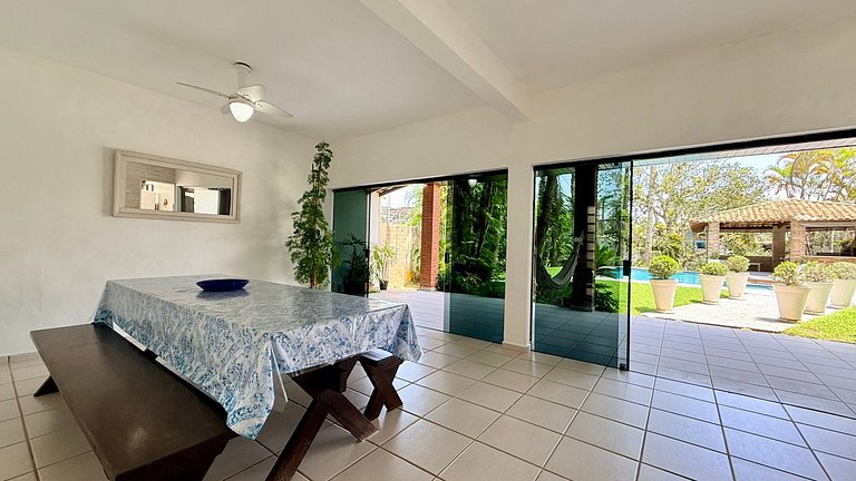 Casa beira rio com churrasqueira, piscina 3 suítes