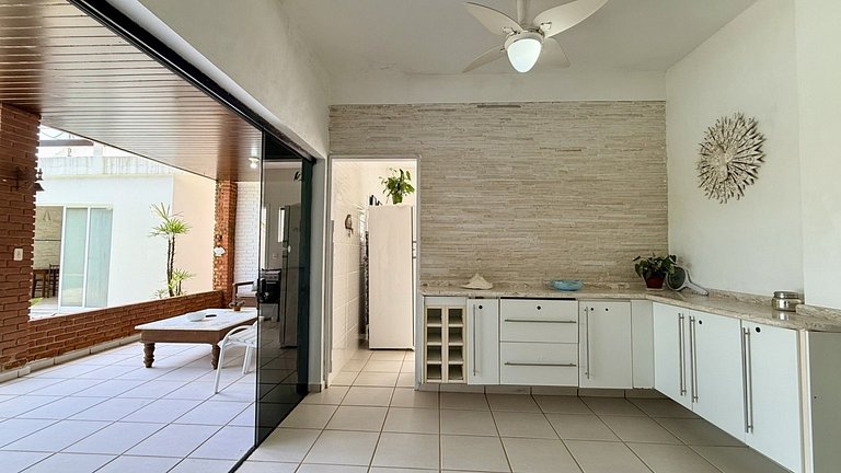 Casa beira rio com churrasqueira, piscina 3 suítes