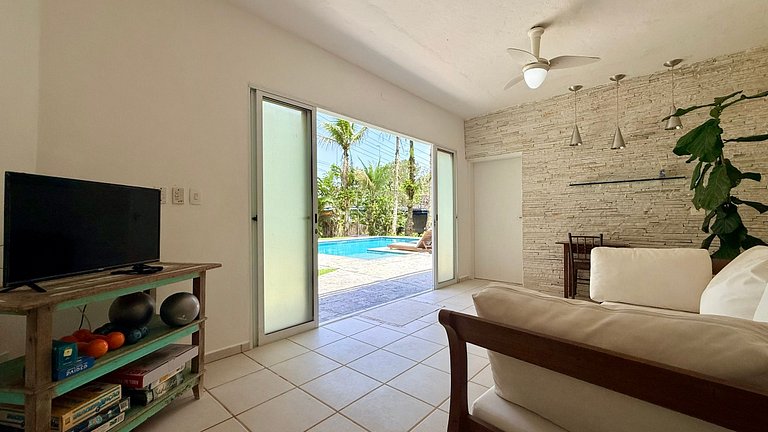 Casa beira rio com churrasqueira, piscina 3 suítes