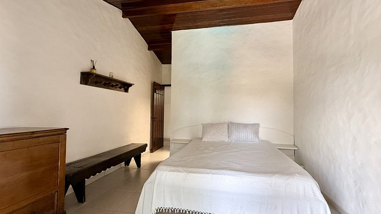 Casa beira rio com churrasqueira, piscina 3 suítes