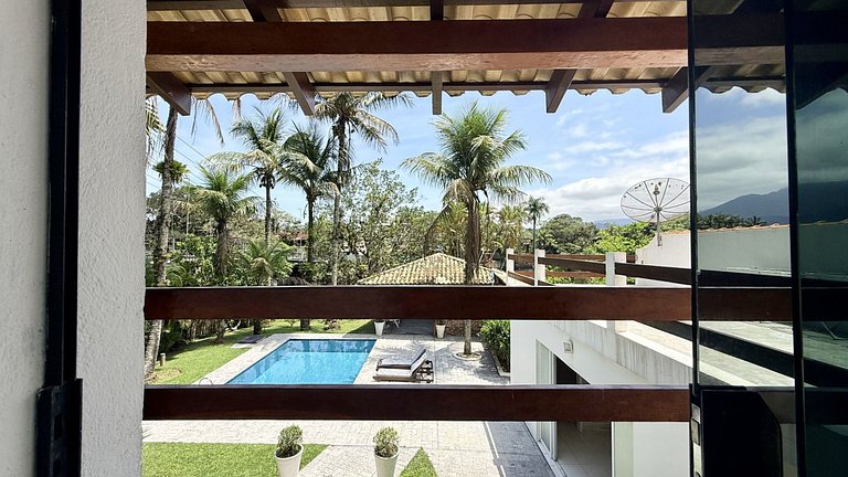 Casa beira rio com churrasqueira, piscina 3 suítes