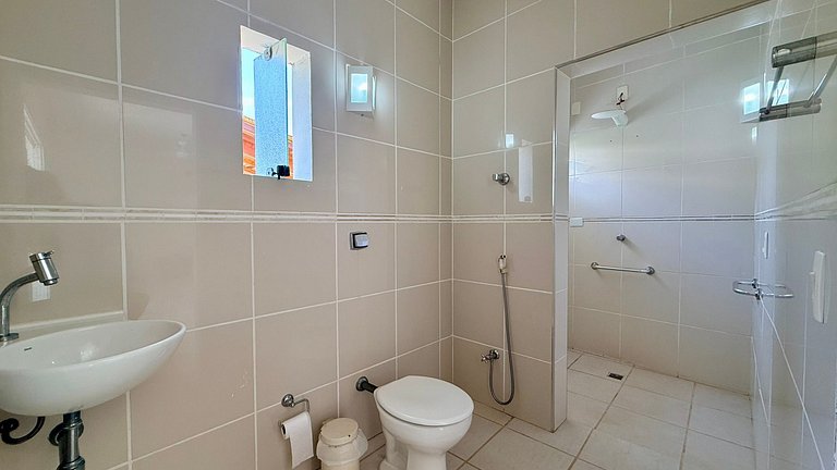 Casa beira rio com churrasqueira, piscina 3 suítes