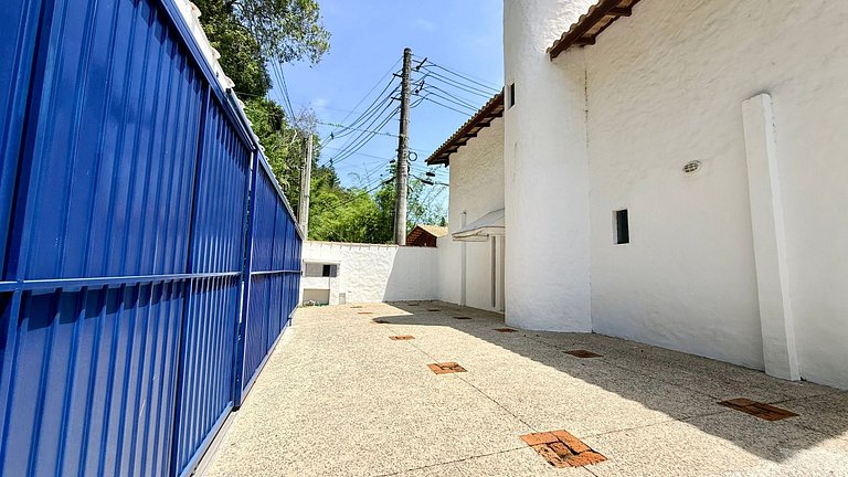 Casa beira rio com churrasqueira, piscina 3 suítes