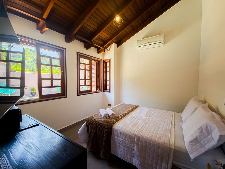 Casa com piscina - Barra do Una