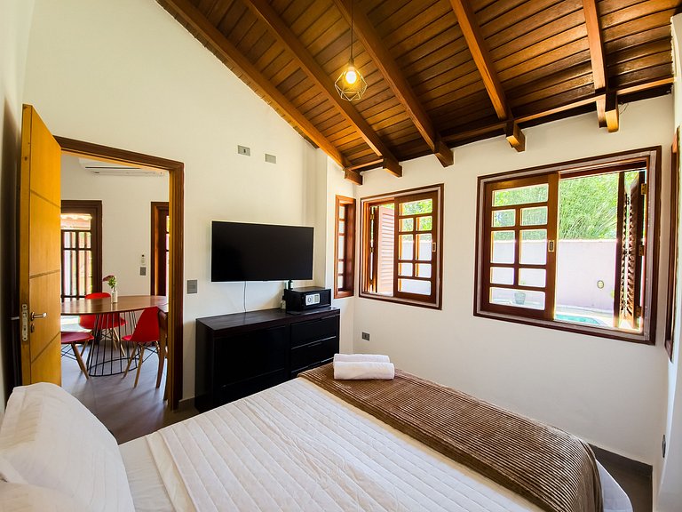 Casa com piscina - Barra do Una