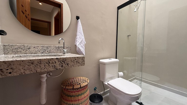 Casa com piscina, 4 minutos do mar