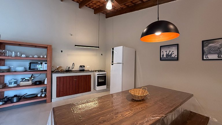Casa com piscina, 4 minutos do mar