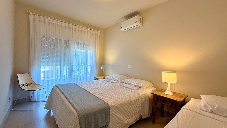 Casa com jacuzzi a 100m do mar, Juquehy.