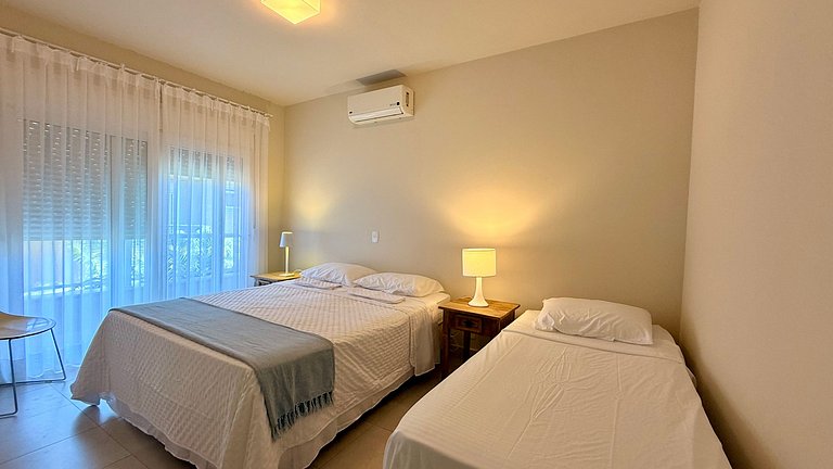 Casa com jacuzzi a 100m do mar, Juquehy.