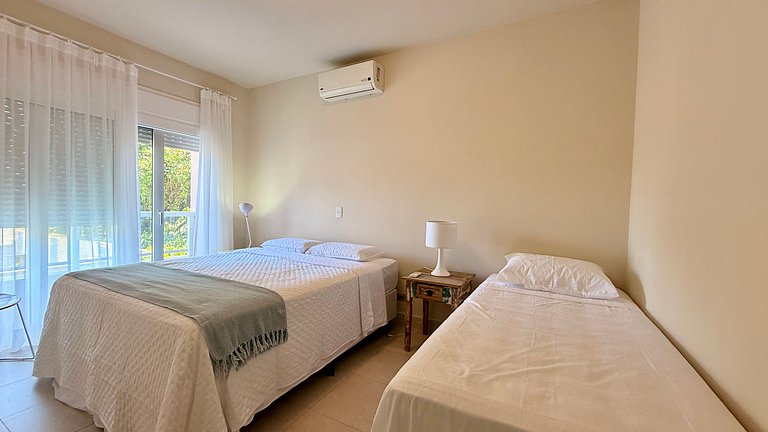 Casa com jacuzzi a 100m do mar, Juquehy.