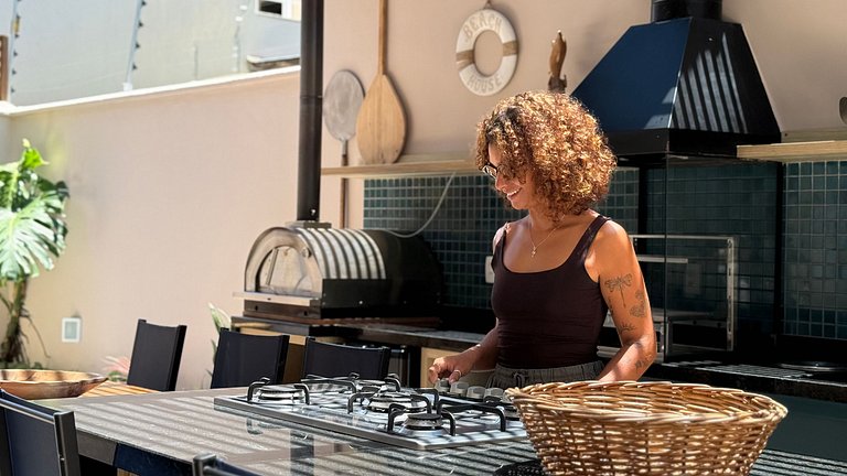 Casa com jacuzzi a 100m do mar, Juquehy.