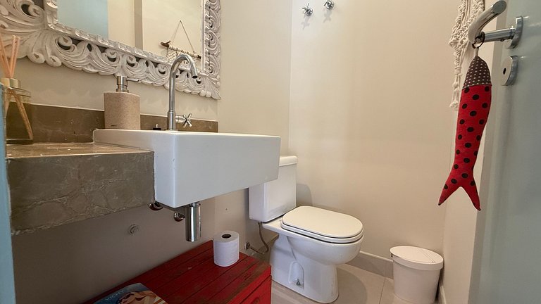 Casa com jacuzzi a 100m do mar, Juquehy.