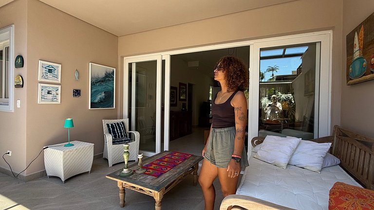 Casa com jacuzzi a 100m do mar, Juquehy.