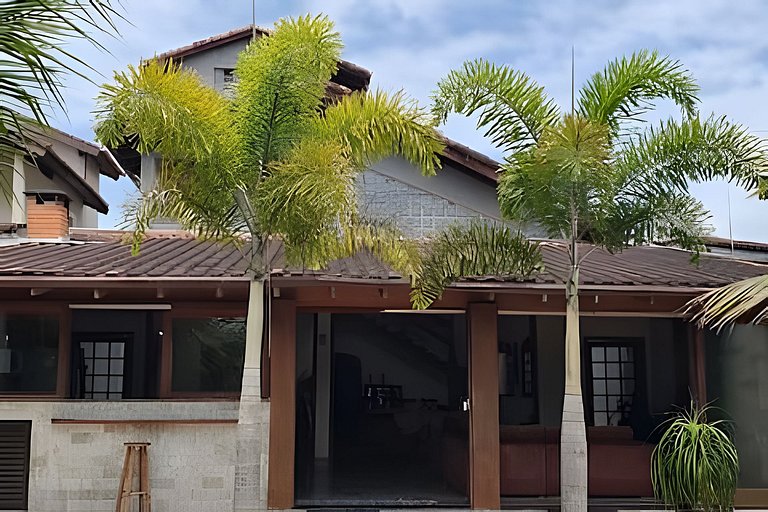 Casa Bertioga+20hosp 7suites ar cond 400m da praia