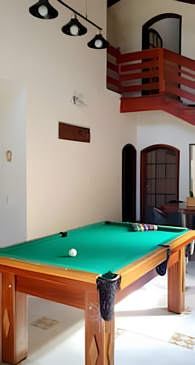 Casa Bertioga+20hosp 7suites ar cond 400m da praia