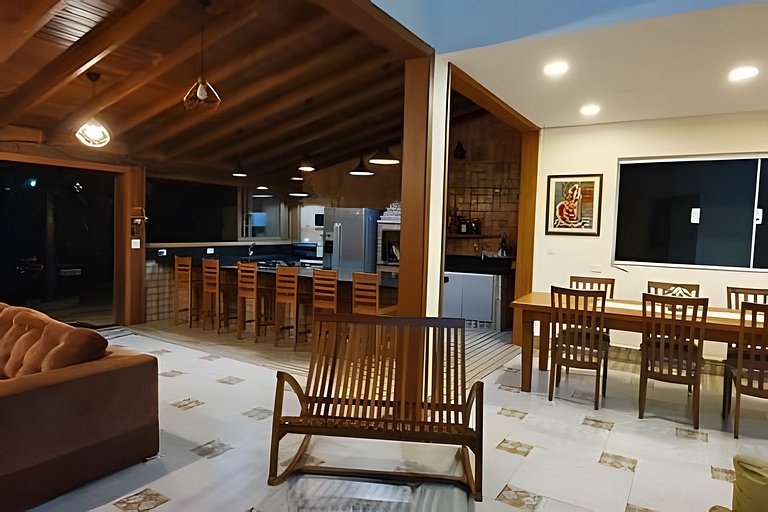 Casa Bertioga+20hosp 7suites ar cond 400m da praia