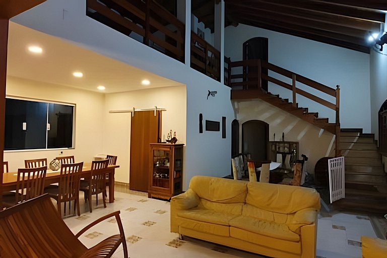 Casa Bertioga+20hosp 7suites ar cond 400m da praia
