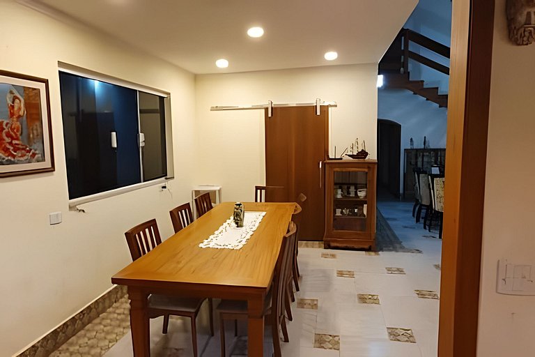 Casa Bertioga+20hosp 7suites ar cond 400m da praia