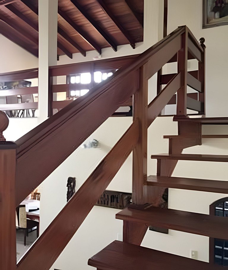 Casa Bertioga+20hosp 7suites ar cond 400m da praia