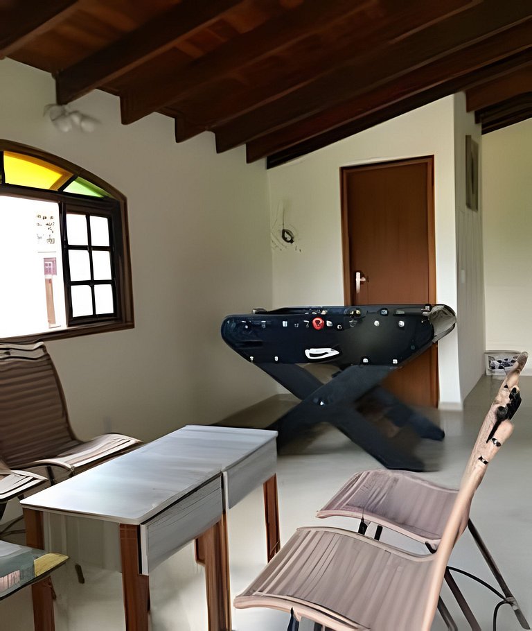 Casa Bertioga+20hosp 7suites ar cond 400m da praia