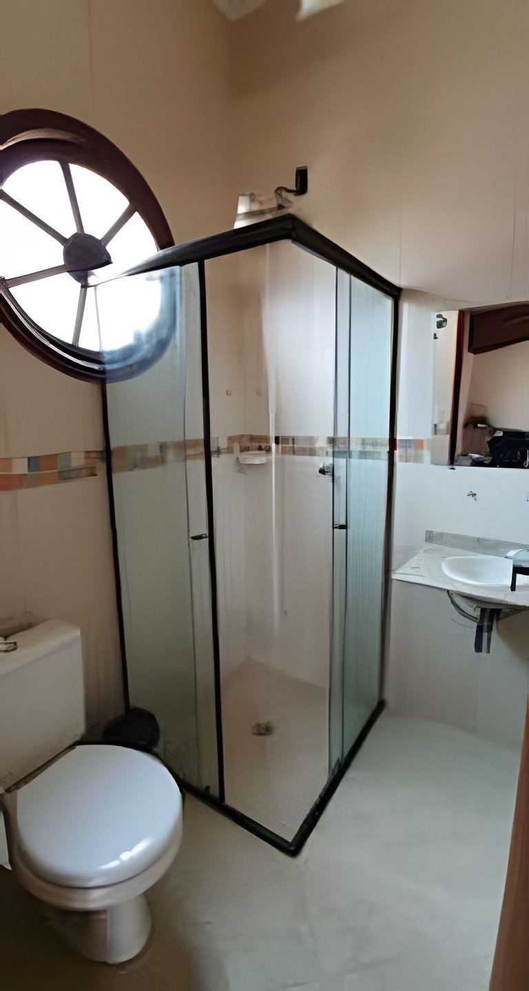 Casa Bertioga+20hosp 7suites ar cond 400m da praia