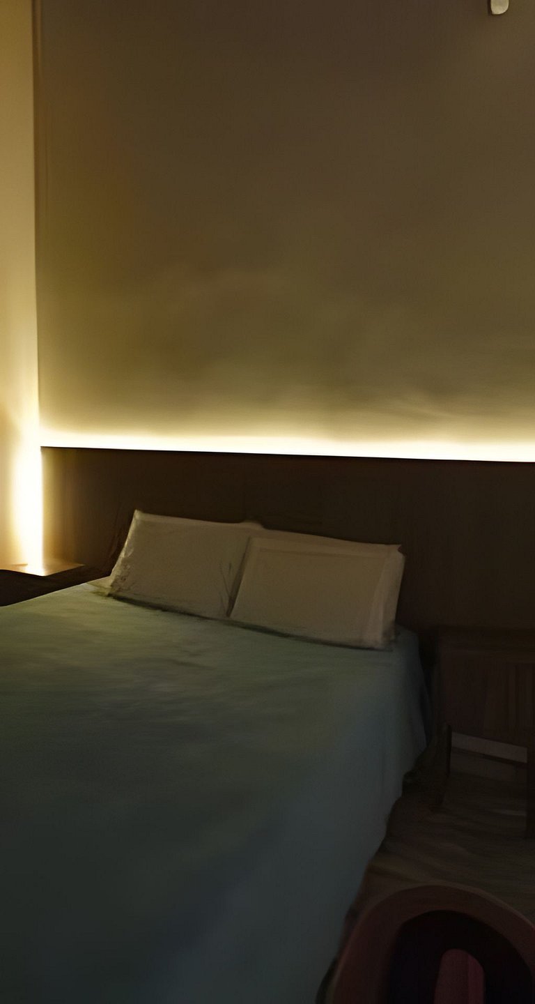 Casa Bertioga+20hosp 7suites ar cond 400m da praia