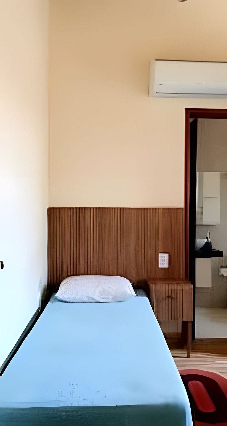 Casa Bertioga+20hosp 7suites ar cond 400m da praia