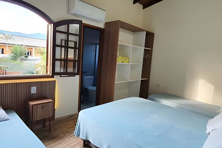 Casa Bertioga+20hosp 7suites ar cond 400m da praia