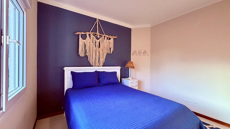 Casa com piscina no condomínio, pet friendly!