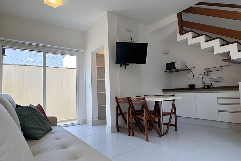 Loft a 150m do mar para até 4 pessoas em Juquehy!