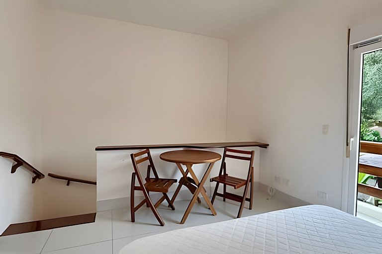 Loft a 150m do mar para até 4 pessoas em Juquehy!