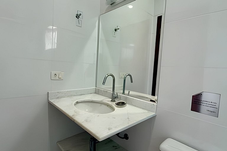 Loft a 150m do mar para até 4 pessoas em Juquehy!