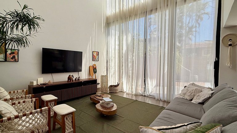Casa com 4 suítes piscina e cinema em Juquehy