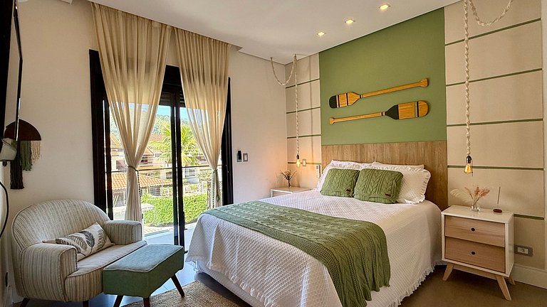 Casa com 4 suítes piscina e cinema em Juquehy